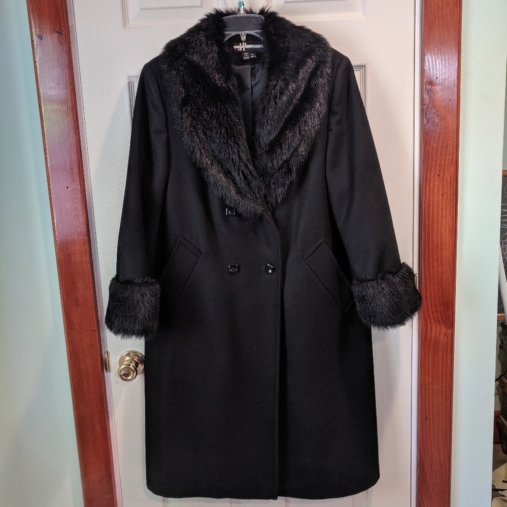 Coat w/faux fur trm